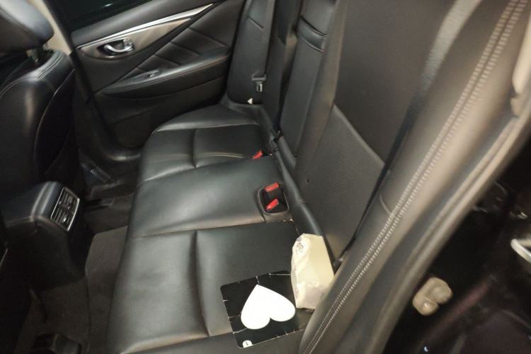 Used Infiniti Q50 2014 3.7L Comfort Edition Interior 4