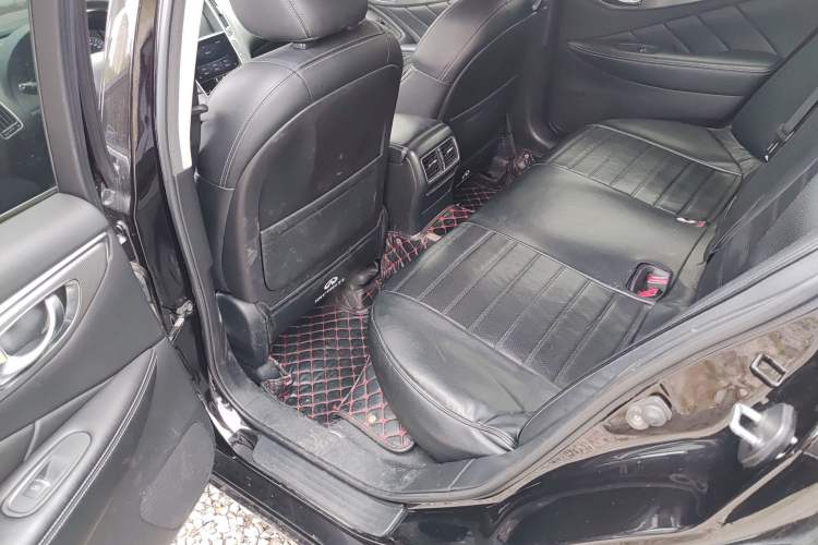 Used Infiniti Q50 2014 3.7L Luxury Edition Left Rear Seat