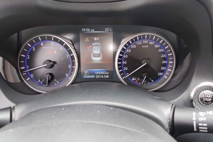 Used Infiniti Q50 2014 3.7L Luxury Edition Odometer Close Up