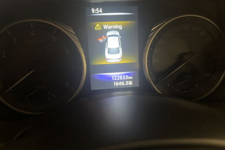 Used Infiniti Q50 2014 2.0T Luxury Edition Odometer Close Up