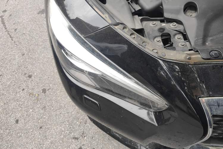 Used Infiniti Q50 2014 3.7L Comfort Edition Right Front Headlight