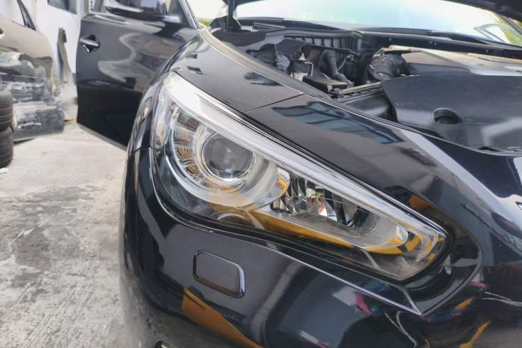 Used Infiniti Q50 2014 3.7L Comfort Edition Right Front Headlight