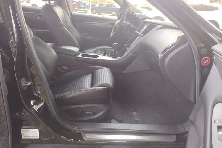 Used Infiniti Q50 2014 3.7L Luxury Sport Edition Right Front Seat