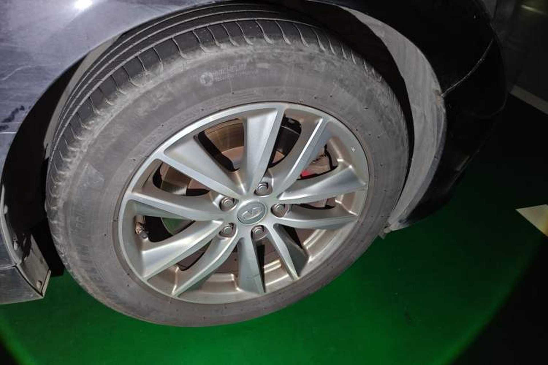 Used Infiniti Q50 2014 2.0T Luxury Edition Right Front Wheel Hub
