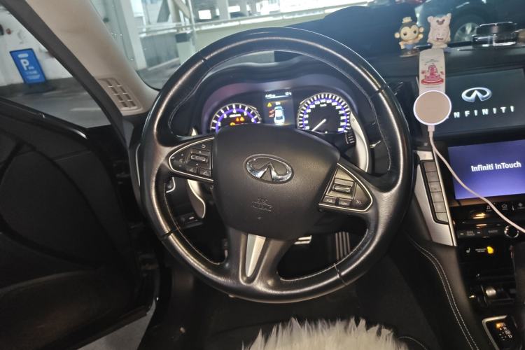 Used Infiniti Q50 2014 2.0T Luxury Sport Edition Steering Wheel