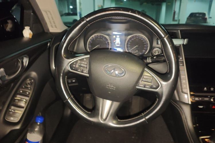 Used Infiniti Q50 2014 2.0T Comfort Edition Steering Wheel