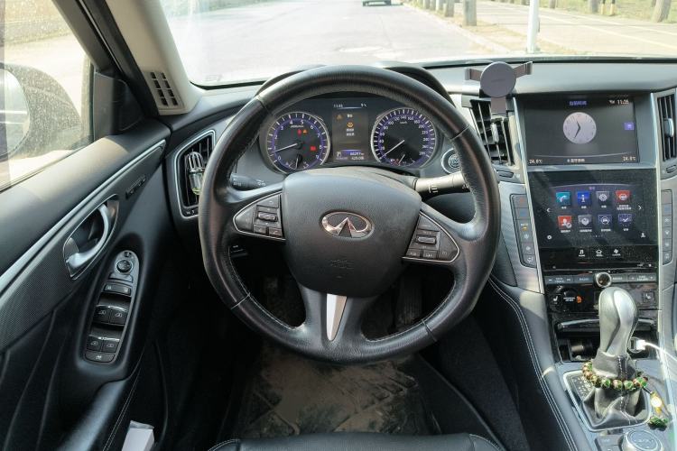 Used Infiniti Q50 2014 3.7L Comfort Edition Steering Wheel