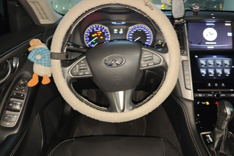 Used Infiniti Q50 2014 3.7L Comfort Edition Steering Wheel