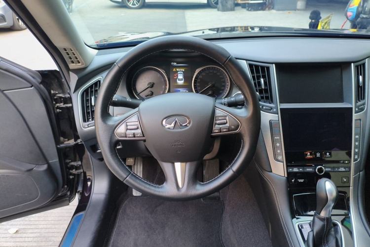 Used Infiniti Q50 2014 3.7L Comfort Edition Steering Wheel