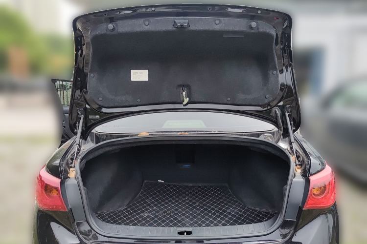 Used Infiniti Q50 2014 3.7L Luxury Edition Trunk