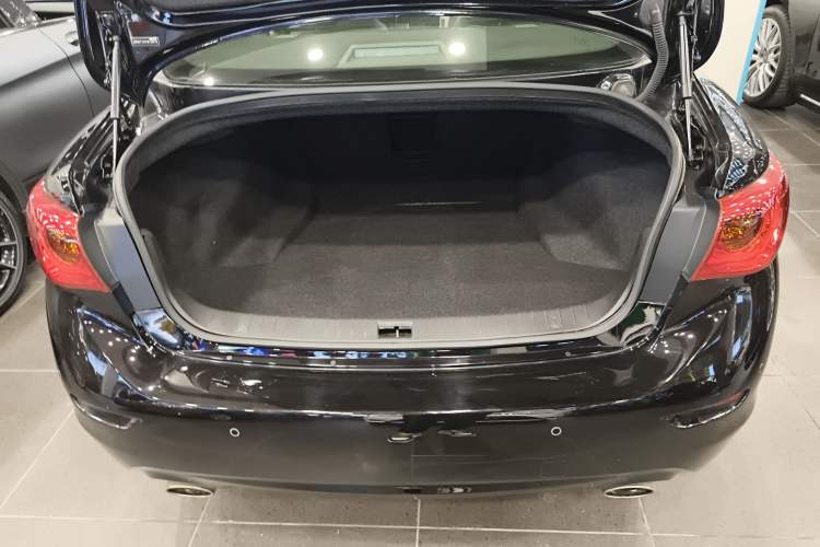 Used Infiniti Q50 2014 3.7L Comfort Edition Trunk