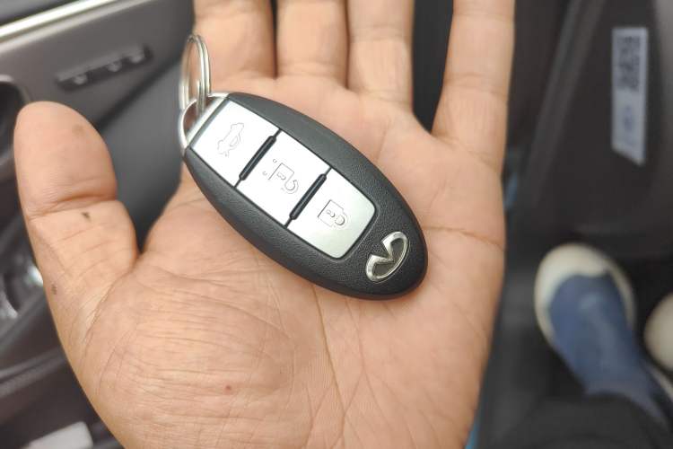 Used Infiniti Q50 2014 3.7L Comfort Edition Vehicle Key