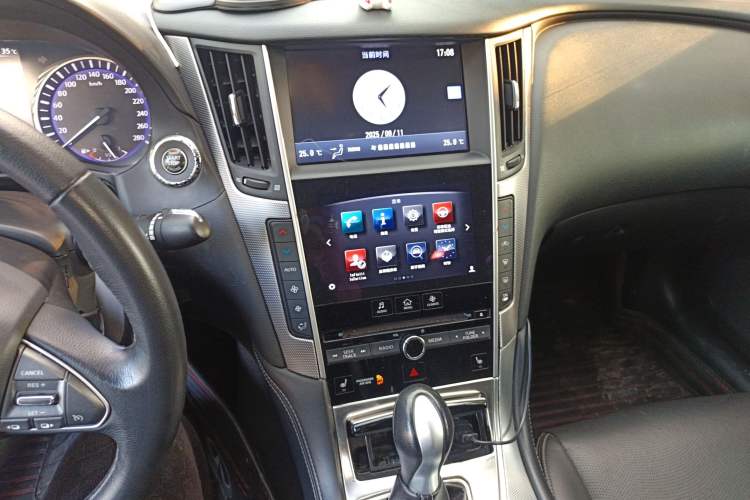 Used Infiniti Q50 2014 3.7L Comfort Edition Audio And AC Panel