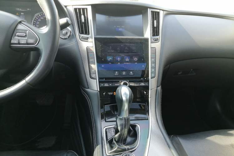 Used Infiniti Q50 2014 2.0T Luxury Edition Audio And AC Panel