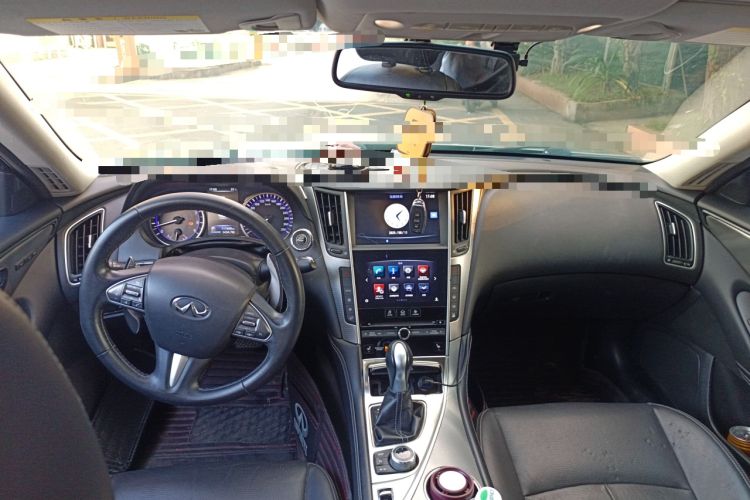Used Infiniti Q50 2014 3.7L Comfort Edition Center Console