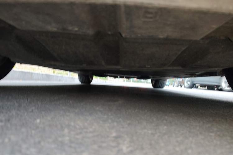 Used Infiniti Q50 2014 3.7L Comfort Edition Chassis Front