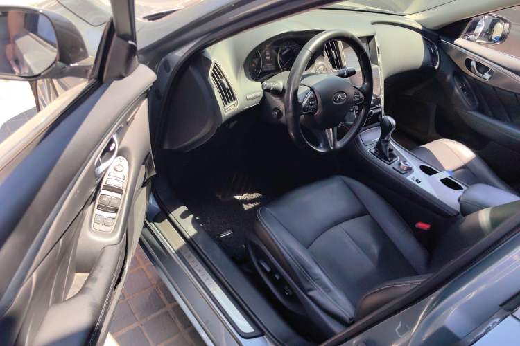 Used Infiniti Q50 2014 2.0T Luxury Edition Driver Seat