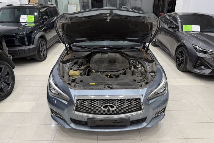Used Infiniti Q50 2014 2.0T Luxury Edition Engine Bay