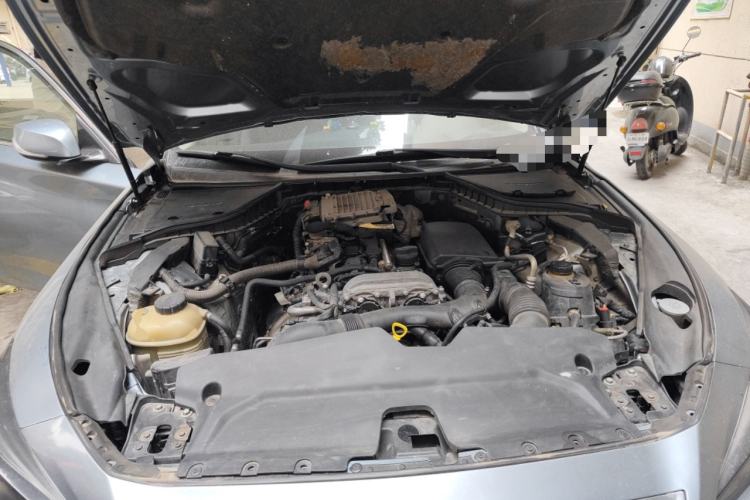 Used Infiniti Q50 2014 2.0T Comfort Edition Engine Bay