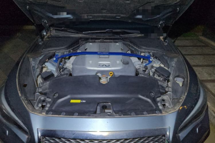 Used Infiniti Q50 2014 3.7L Luxury Sport Edition Engine Bay