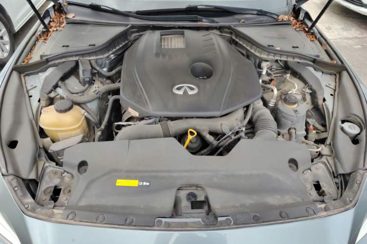 Used Infiniti Q50 2014 2.0T Comfort Edition Engine Bay