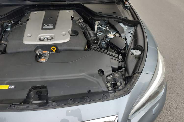 Used Infiniti Q50 2014 3.7L Comfort Edition Engine Bay Left