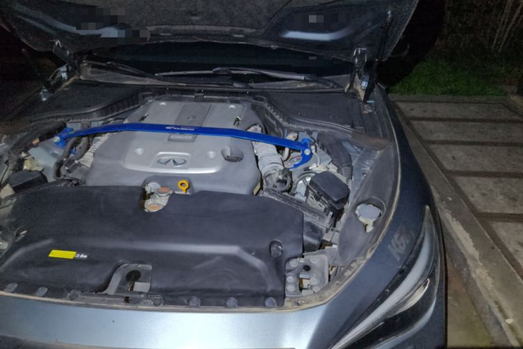 Used Infiniti Q50 2014 3.7L Luxury Sport Edition Engine Bay Left