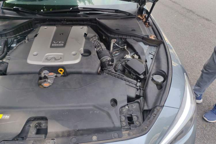 Used Infiniti Q50 2014 3.7L Comfort Edition Engine Bay Left
