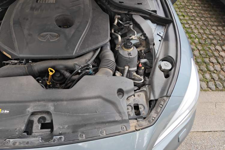 Used Infiniti Q50 2014 2.0T Comfort Edition Engine Bay Left