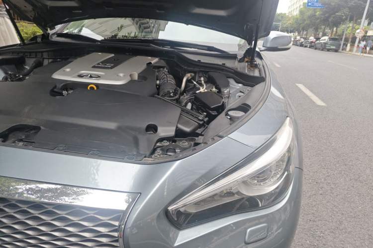 Used Infiniti Q50 2014 3.7L Comfort Edition Engine Bay Left