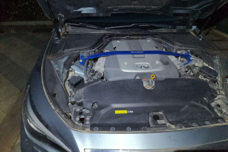 Used Infiniti Q50 2014 3.7L Luxury Sport Edition Engine Bay Right