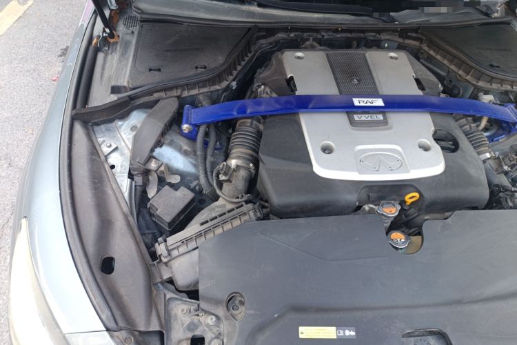 Used Infiniti Q50 2014 3.7L Comfort Edition Engine Bay Right