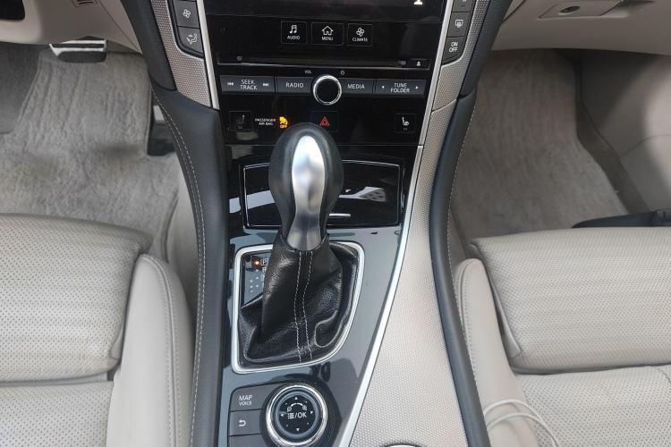 Used Infiniti Q50 2014 3.7L Luxury Sport Edition Gear Lever