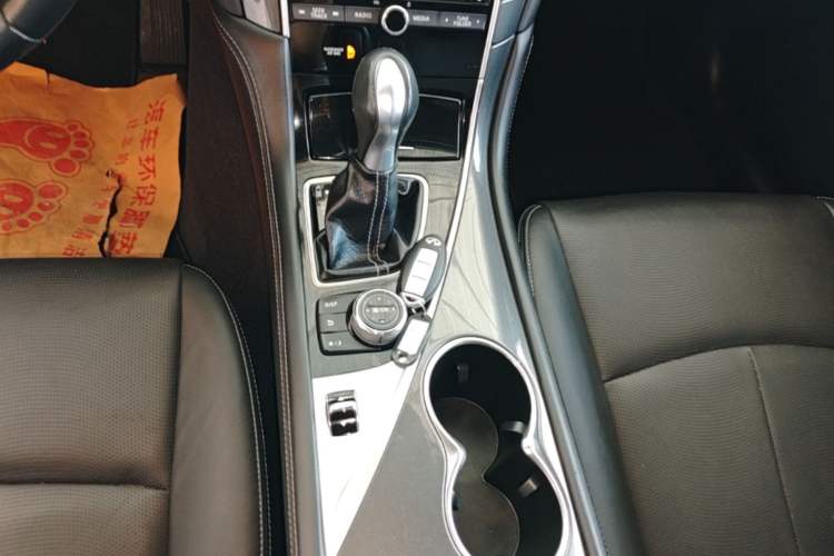 Used Infiniti Q50 2014 2.0T Comfort Edition Gear Lever