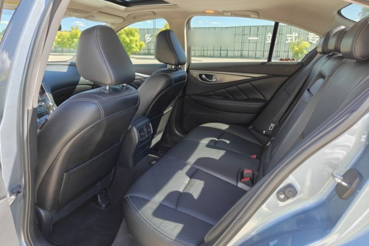 Used Infiniti Q50 2014 3.7L Comfort Edition Interior 1