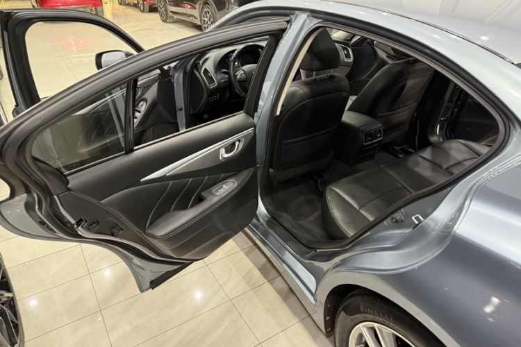 Used Infiniti Q50 2014 2.0T Luxury Edition Interior 2