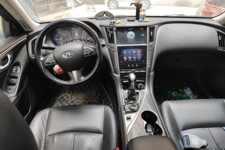 Used Infiniti Q50 2014 2.0T Comfort Edition Interior 2
