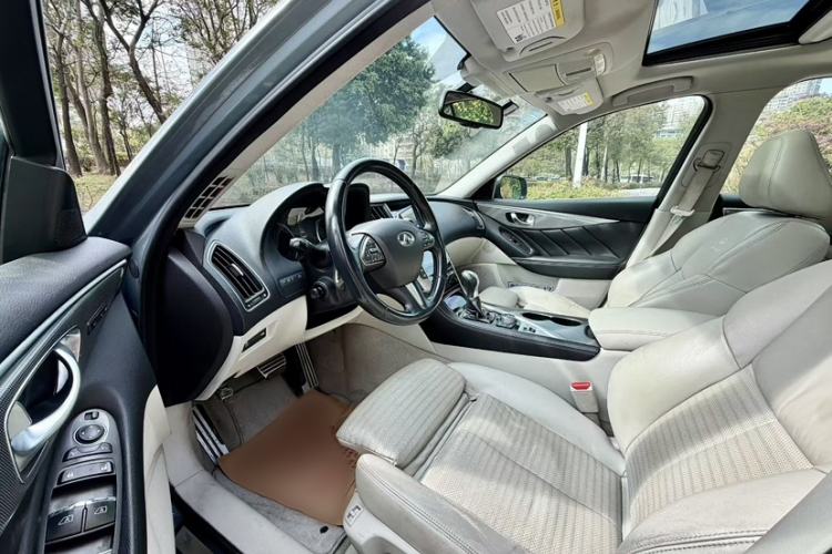 Used Infiniti Q50 2014 3.7L Luxury Sport Edition Interior 3