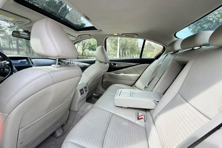 Used Infiniti Q50 2014 3.7L Luxury Sport Edition Interior 4