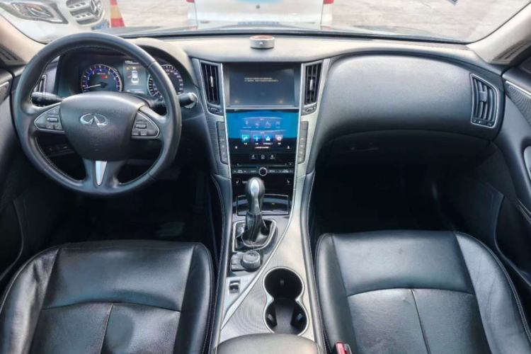 Used Infiniti Q50 2014 2.0T Luxury Edition Interior 4
