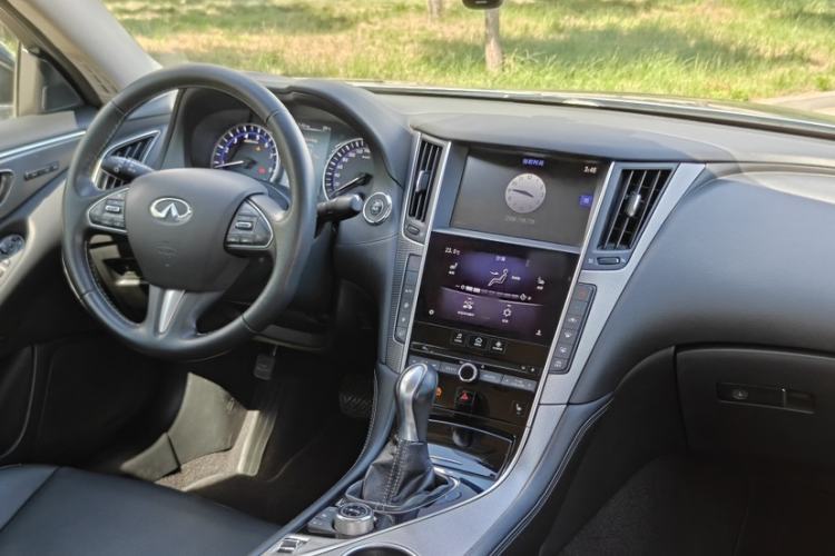 Used Infiniti Q50 2014 3.7L Comfort Edition Interior 4