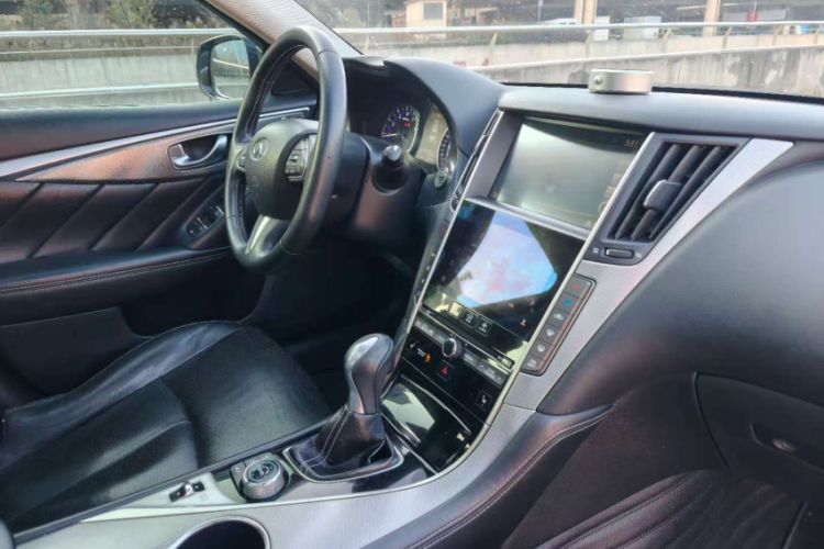 Used Infiniti Q50 2014 2.0T Luxury Edition Interior 5