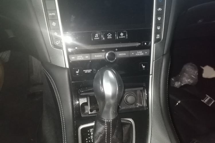 Used Infiniti Q50 2014 3.7L Luxury Edition Interior 5