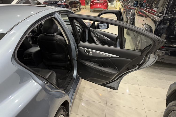 Used Infiniti Q50 2014 2.0T Luxury Edition Interior 7