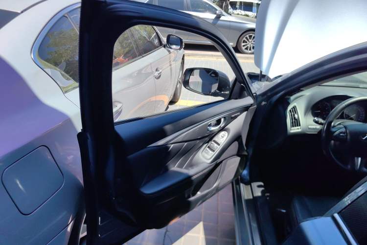 Used Infiniti Q50 2014 2.0T Luxury Edition Left Front Door Interior