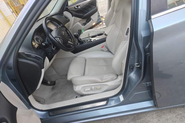 Used Infiniti Q50 2014 3.7L Luxury Sport Edition Left Front Seat