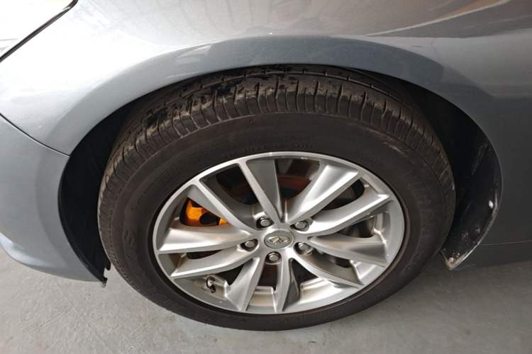 Used Infiniti Q50 2014 2.0T Comfort Edition Left Front Wheel Hub