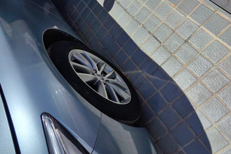 Used Infiniti Q50 2014 2.0T Luxury Edition Left Front Wheel Hub
