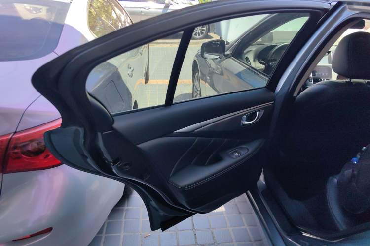 Used Infiniti Q50 2014 2.0T Luxury Edition Left Rear Door Interior