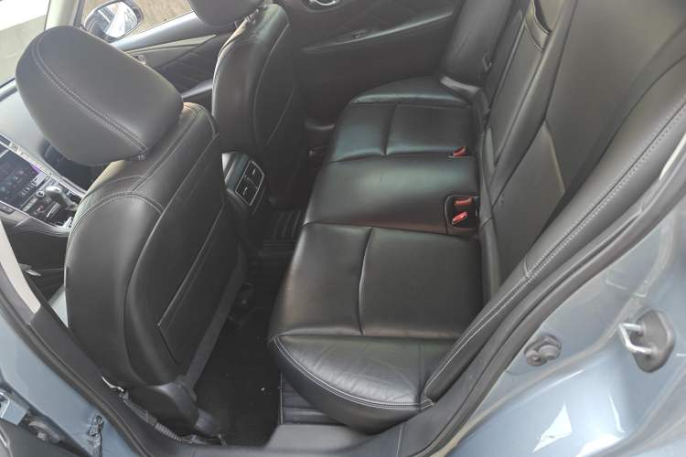 Used Infiniti Q50 2014 2.0T Luxury Edition Left Rear Seat